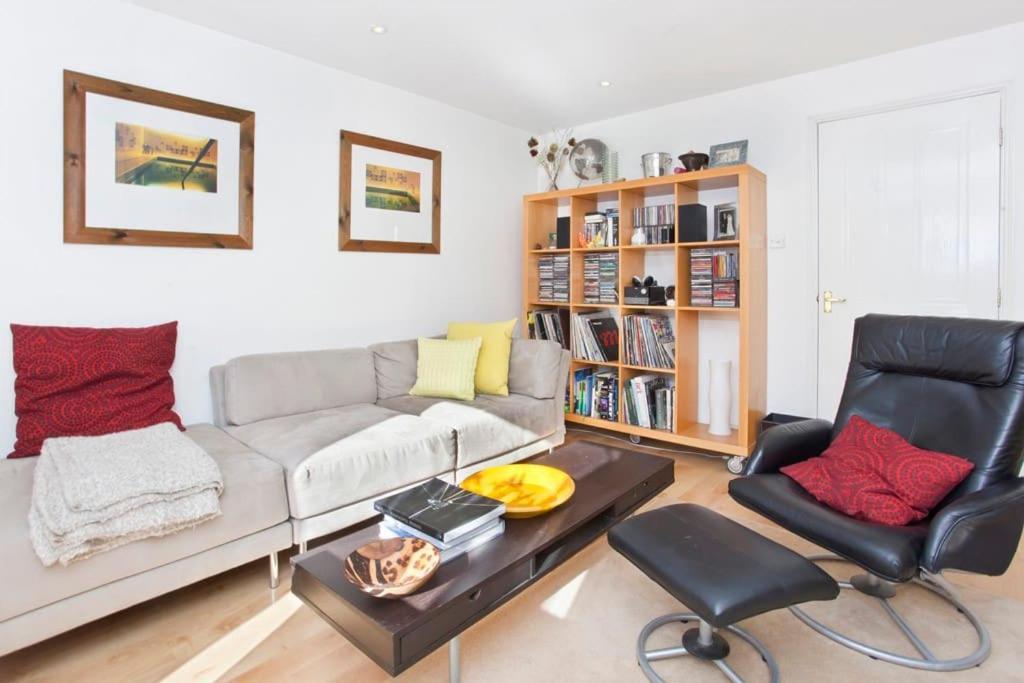 Walking Distance To Racecourse And City Centre York Exterior foto